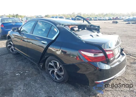 2017 Honda Accord Lx z USA, uszkodzony, nr VIN 1HGCR2F37HA232408